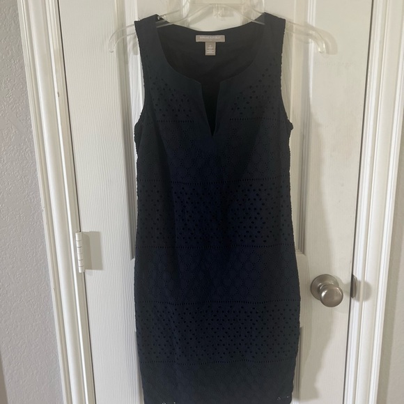 Banana Republic Navy Blue eyelet fully lined dress with size zipper, like new - Picture 4 of 8